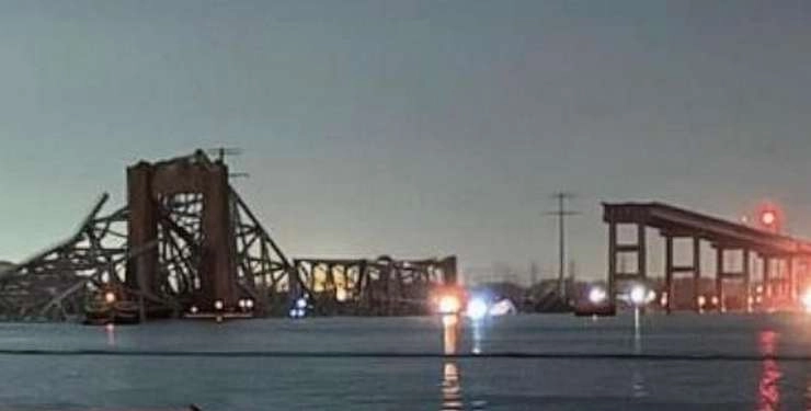 बाल्टीमोर में बड़ा हादसा, मालवाहक जहाज पुल से टकराया, चालक दल में थे 22 सदस्य - Cargo ship hits bridge in Baltimore