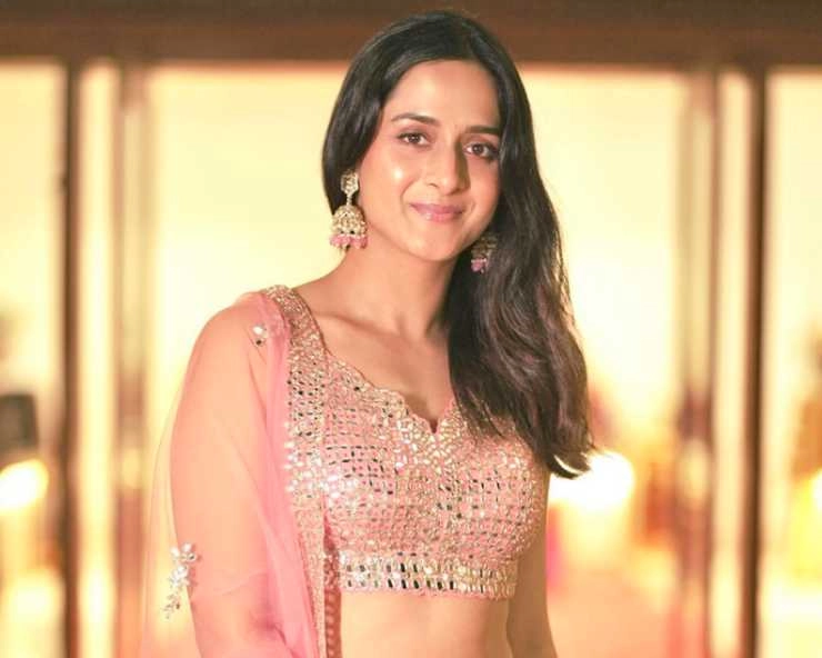 love aaj kal actress arushi sharma ties the knot with casting director  vaibhav vishant
