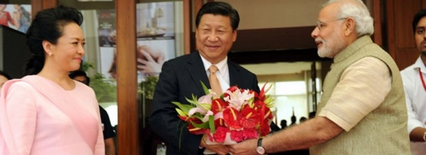 जिनपिंग को मोदी ने दिखाया रिवरफ्रंट का नजारा - China president in India