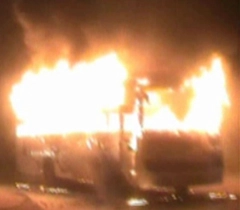चलती बस में आग ने ली नौ की जान - fire in Bus
