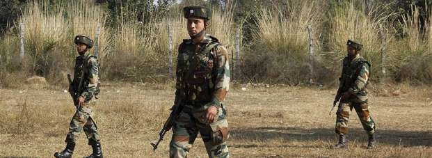 नहीं बंटी मिठाई, पाक ने भारतीय चौकियों पर बरसाए गोले - Indo Pak border