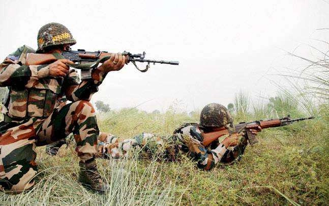 नौशेरा सेक्टर में पाक गोलीबारी में सेना का जवान शहीद, अवंतीपोरा में तीन आतंकी ढेर - soldier martyr in Pak firing in Noshera sector, 3 terrorists killed in awantipora