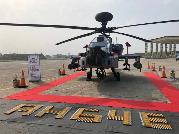 પાકિસ્તાન અને ચીનની વધશે મુશ્કેલી - પૂજા પાઠ સાથે 8  Apache Helicopter ભારતીય વાયુસેનામાં સામેલ,  દુશમનની સીમામાં ઘુસીને હુમલો કરવામાં સક્ષમ