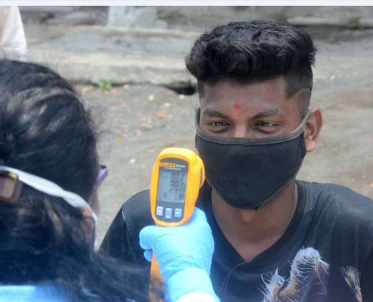 कोरोनावायरस संक्रमण के मामले में दुनिया में चौथे स्थान पर पहुंचा भारत, 24 घंटे में 325 लोगों की मौत - Corona virus cases in india