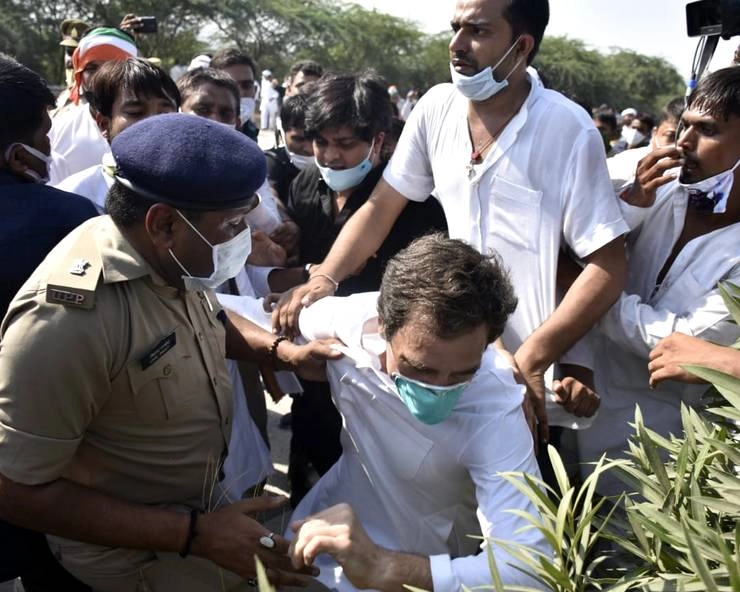 हाथरसकडे जात असताना पोलिसांसोबत धक्कामुक्कीत यमुना एक्सप्रेस वेवर पडले राहुल गांधी