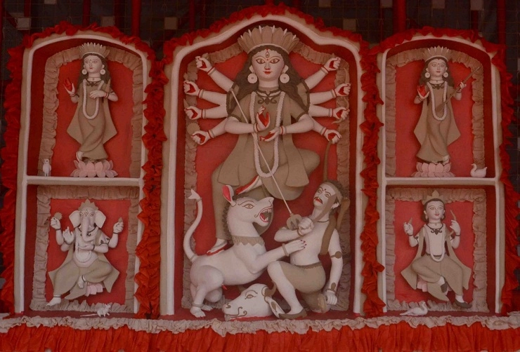 पश्चिम बंगाल में दुर्गा पूजा पंडाल पर लगी रोक, जानिए किसने क्या कहा... - no entry in Durga puja pandal in west bengal