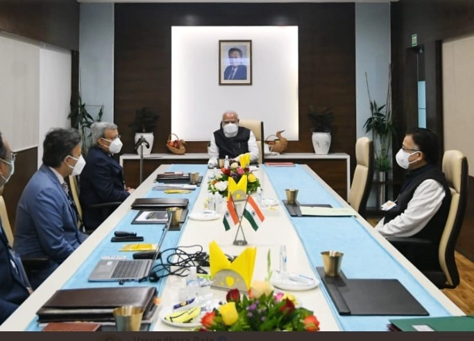 पंतप्रधान नरेंद्र मोदी भारत बायोटेकमध्ये पोचले, कोवैक्सीनच्या तयारीचा आढावा घेतील