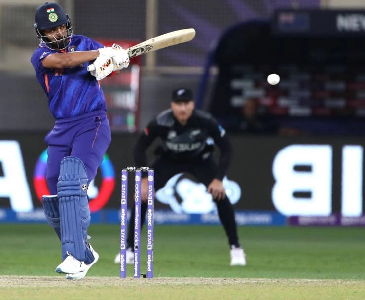 बुरी खबर के बाद केएल राहुल के लिए आई खुशखबरी, टी-20 के टॉप 5 बल्लेबाजों में से एक बने
