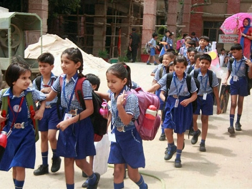 આજથી ગુજરાતની શાળાઓમાં વિદ્યાર્થીઓ ''યસ સર''ના બદલે ''જય ભારત'' અથવા 'જય હિંદ' બોલશે