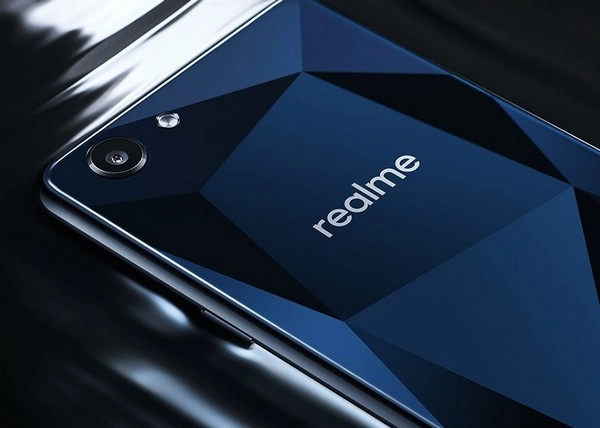 Realme 5 स्मार्टफोनसाठी पहिल्यांदाच सेल
