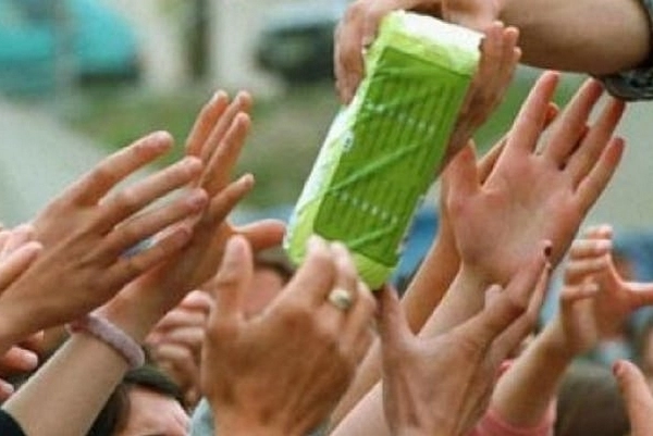 महिलांना 1 रुपयात 10 सॅनिटरी नॅपकिन