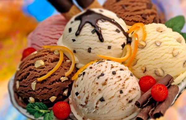 रोज एक कप आइसक्रीम खाल्ल्याने शरीराला मिळतात बरेच फायदे