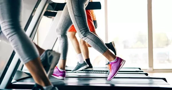 Treadmil Running Tips: ટ્રેડમિલ પર દોડતા સમયે ભૂલીને પણ ન કરવી આ ભૂલ, પસ્તાવો કરવો પડી શકે છે