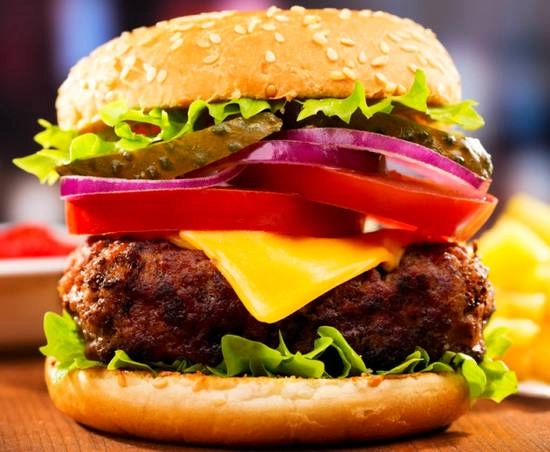 महिलांची जागा किचनमध्ये म्हणण्यार्‍या Burger King ने मागितली माफी