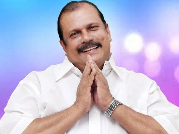 Kerala Election Result 2021: പിസി ജോര്‍ജിന് പരാജയം, ആദരാഞ്ജലി അര്‍പ്പിച്ച് നാട്ടുകാര്‍