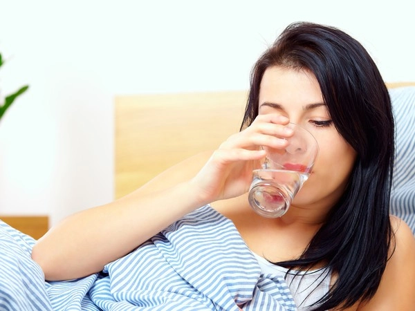 गर्भधारणेदरम्यान दररोज किती लिटर पाणी पिणे आवश्यक आहे? जाणून घ्या