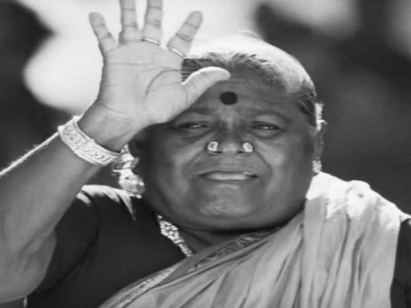 പ്രശ‌സ്‌ത ഗായികയും സിനിമാതാരവുമായ പാർവൈ മുനിയമ്മ അന്തരിച്ചു