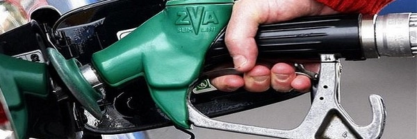 पेट्रोलचा दर प्रति लिटर 32 रुपये करा : काँग्रेस