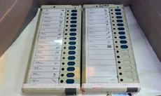 मतदानाच्या दिवशी निवडणूक आयोगानकडून  सार्वजनिक सुट्टी जाहीर