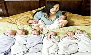 पहिलंदा सहा तर आता आठ मुलांना जन्म