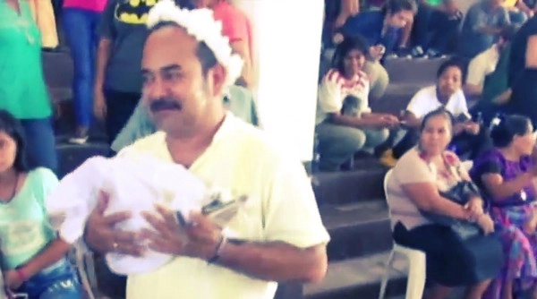 See Video - OMG મૈક્સિકોના મેયરે મગર મચ્છ સાથે લગ્ન કર્યા
