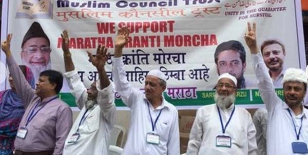 मराठा क्रांती मोर्चा : मुस्लिम समाजाकडून अल्पोहार आणि पाणी वाटप