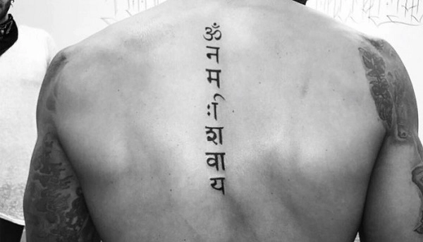 एका परदेशी खेळाडूने गोंदवले हिंदी भाषेत टॅटू