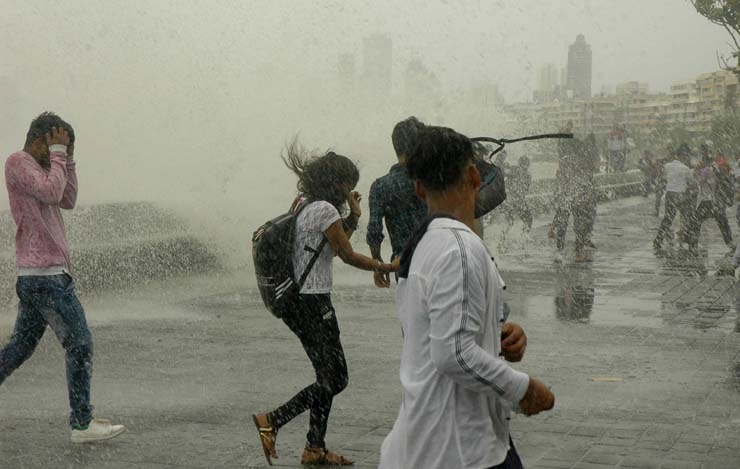Monsoon मुंबई-ठाणे कोकणमध्ये 17 आणि 18 जूनला अतिवृष्टीचा इशारा