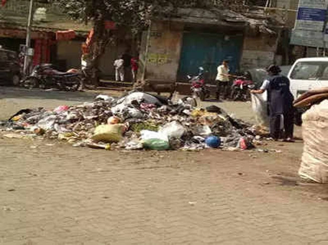 महापुरानंतर मुंबई मनपाची विराट कारवाई उचलला साडेतीन हजार टन कचरा