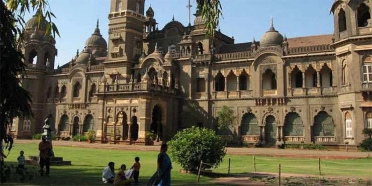 मुंबई विद्यापीठ : माहिती न पाठवणार्‍या महाविद्यालयांवर कडक कारवाई