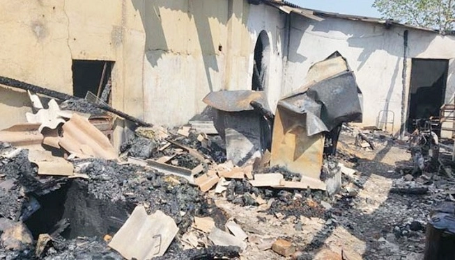 मेरठमध्ये भीषण अपघात: दुमजली घर कोसळलं