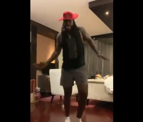 IPL 2021: क्वारंटाइन संपताच ख्रिस गेलने मायकेल जॅक्सनचे नृत्य केले, व्हायरल VIDEO पहा
