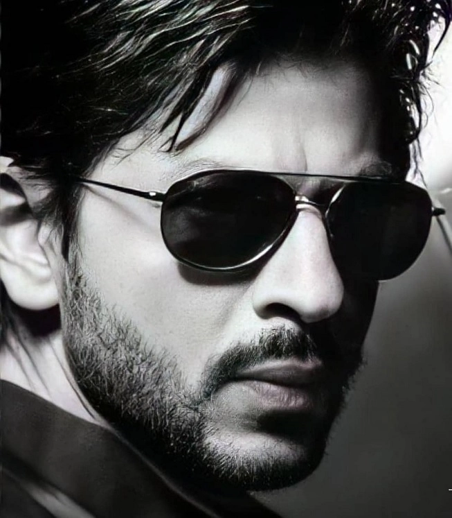 शाहरुख खानची कामावर परतण्याची तयारी,  म्हणाला - 'दाढी कापण्याची वेळ आली आहे'