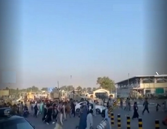काबुल विमानतळावर गोळीबार, 5 जणांचा मृत्यू