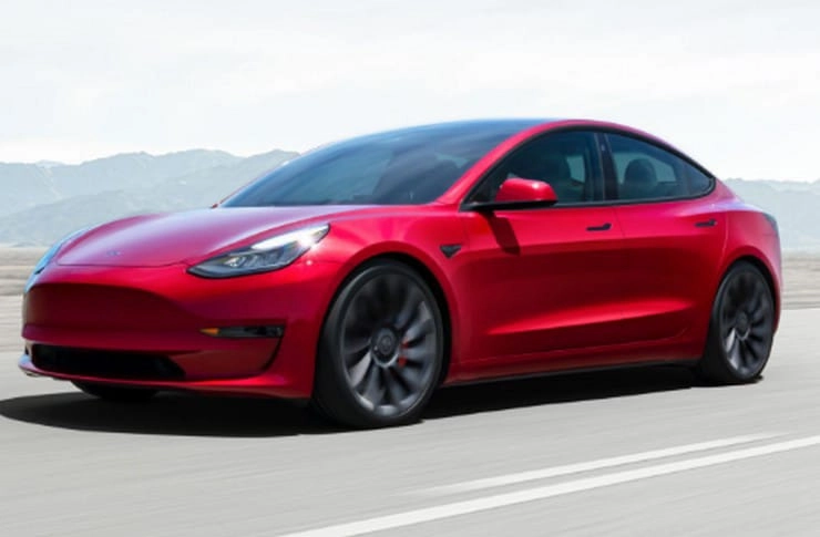 Tesla News :टेस्लाची भारतात पूर्णपणे  रिटेल आउटलेट उघडण्यासाठी सरकारशी चर्चा