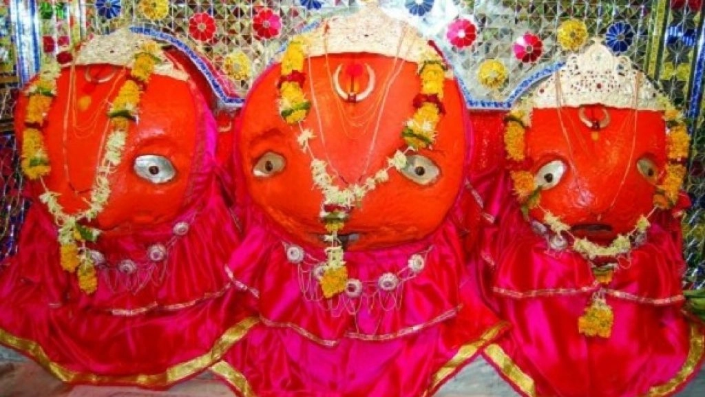 नवरात्र विशेष: मत्‍स्‍योदरी देवी मंदिर अंबड मराठी माहिती : अंबडची मत्स्योदरी देवी
