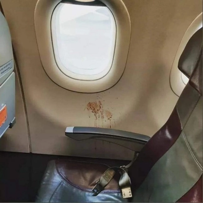 paan-stains-on-flight
