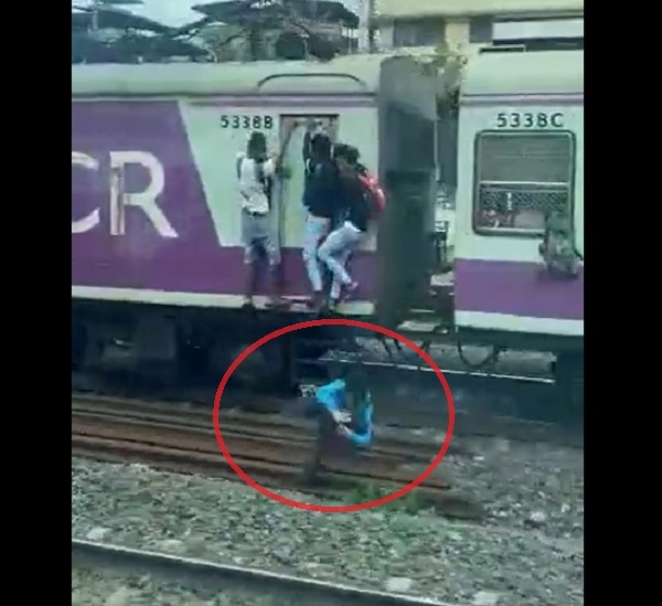 Shocking Video Mumbai Local Train Accident