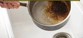 Kitchen Hacks:  जळलेली भांडी स्वच्छ करण्यासाठी या टिप्स अवलंबवा