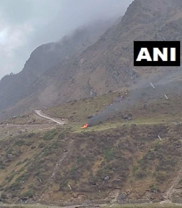 Uttarakhand: केदारनाथच्या गरुडचट्टी येथे हेलिकॉप्टर कोसळून पायलटसह 7 जणांचा मृत्यू