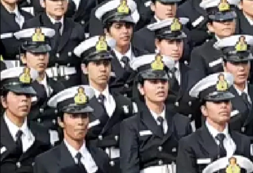 women to become commandos