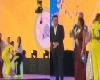 IPL 2023: जेव्हा अरिजित सिंगने MS Dhoniच्या पायाला स्पर्श केला, पाहा व्हिडिओ
