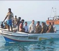 உடனடிச் செய்தி: தமிழக மீனவர்கள் 50 பேர், இலங்கை கடற்படையினரால் கைது