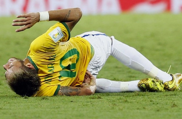 नेमार चोटिल, रीयाल के खिलाफ खेलना संदिग्ध - Neymar injured