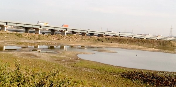 ஏரிகளில் 90 சதவீத நீர் இல்லை: சென்னைக்கு குடிநீர் தட்டுப்பாடு ஏற்படும் அபாயம்