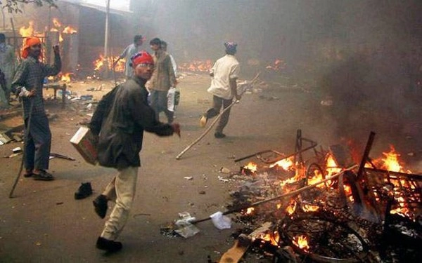 குஜராத் குல்பர்க் சொசைட்டி வழக்கு : 24 பேர் குற்றவாளிகளாக அறிவிப்பு