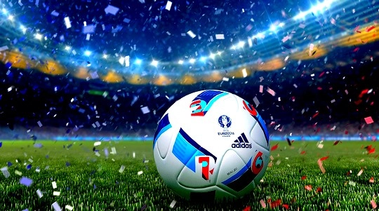 UEFA चॅम्पियन्स लीगमधील वर्णद्वेष: PSG आणि इस्तंबूल बासाकशीरच्या सामन्यादरम्यान वर्णद्वेषावरून भाष्य, खेळाडूंनी मैदान सोडले, सामना पुढे ढकलला