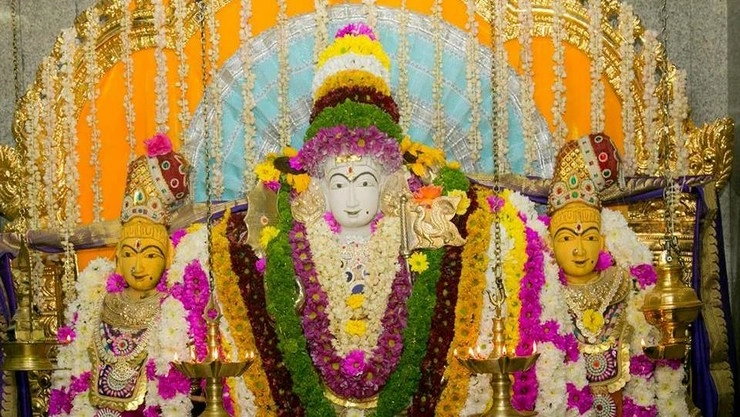 ஆந்திராவில் புத்தாண்டு அன்று கோவில்களில் சிறப்பு பூஜைகளுக்குத் தடை