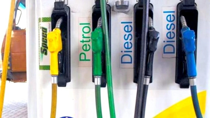 तेल के खेल से जनता हैरान, क्यों ज्यादा नहीं घट रहे हैं पेट्रोल-डीजल के दाम - Petrol Diesel rates