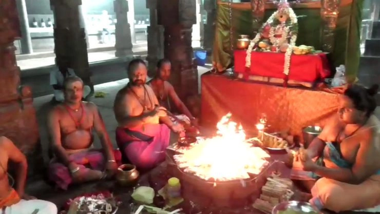 கரூர்: ஸ்ரீ கல்யாண பசுபதீஸ்வரர் ஆலயத்தில் மழை வேண்டி ஹோமம்
